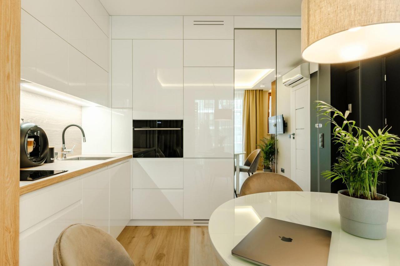 Apartment Wola, Wi-Fi, Smart Lock, Air Condition Varsóvia Exterior foto