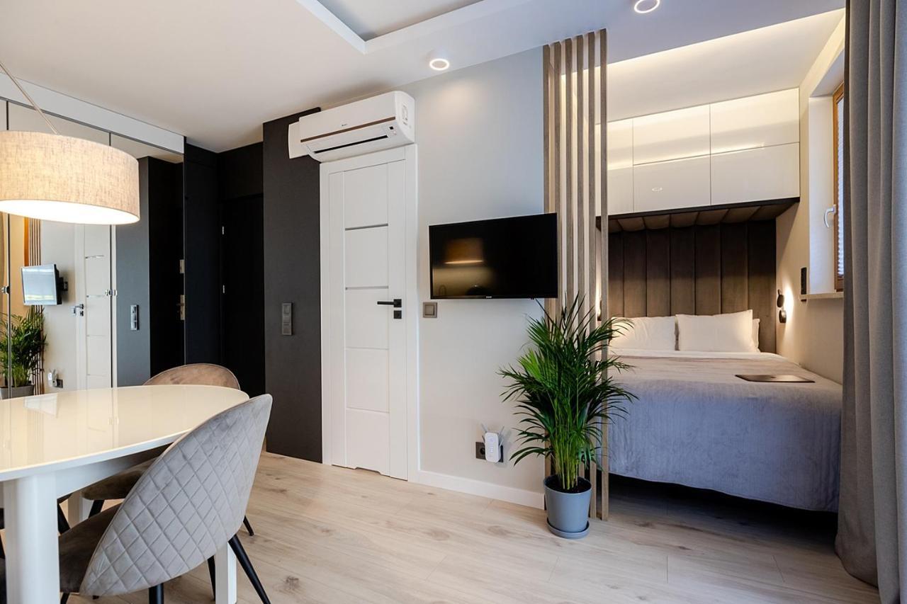 Apartment Wola, Wi-Fi, Smart Lock, Air Condition Varsóvia Exterior foto